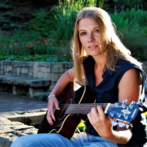 Adeline (Cantante y compositora)